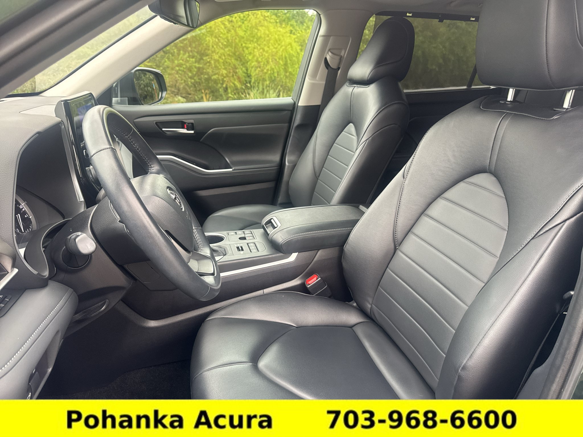 Used 2024 Toyota Highlander XLE AWD/4WD image 26