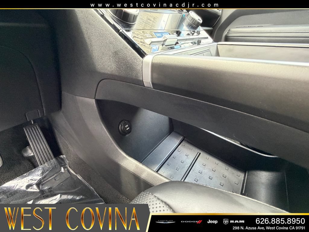 Used 2025 Hyundai Santa Fe SEL AWD/4WD image 24