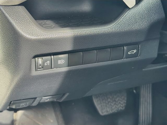 Used 2023 Toyota RAV4 XLE w/ Convenience Package FWD image 10