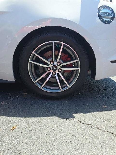 Used 2017 Ford Mustang GT RWD image 13