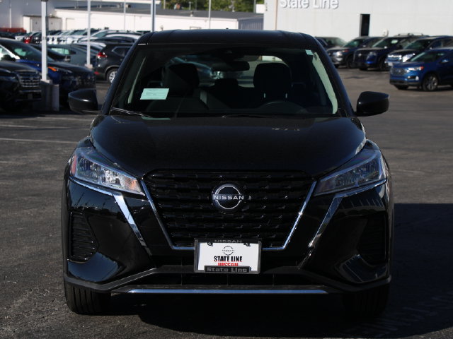 Certified 2025 Nissan Kicks Play S FWD image 8