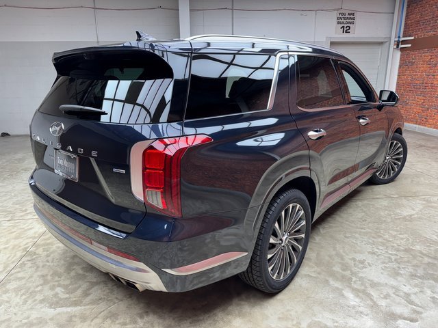 Used 2024 Hyundai Palisade Calligraphy image 5