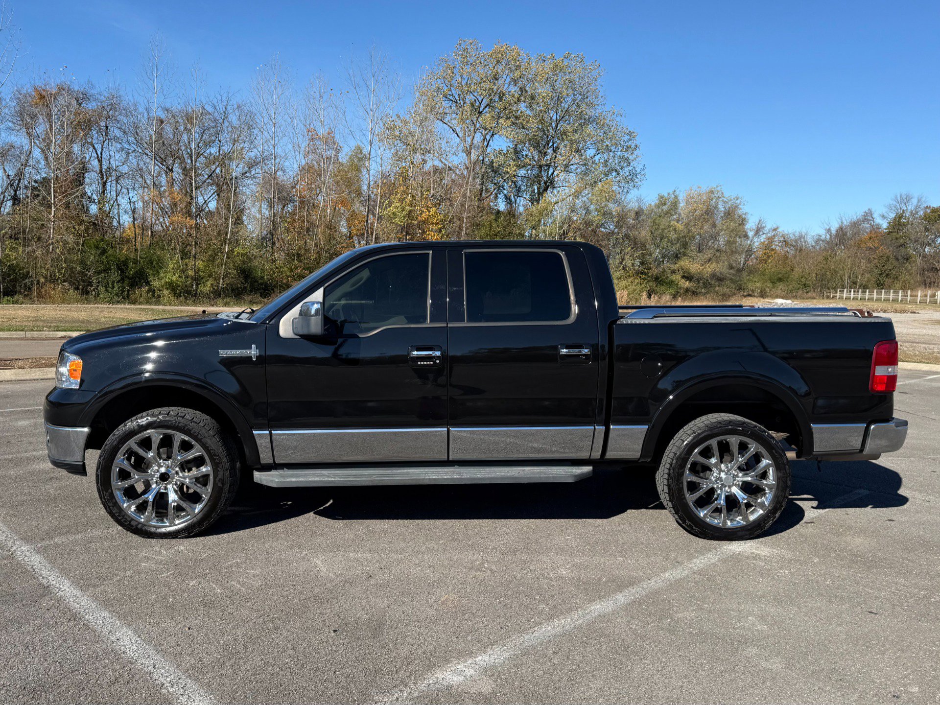 Used 2006 Lincoln Mark LT 4x4 image 8