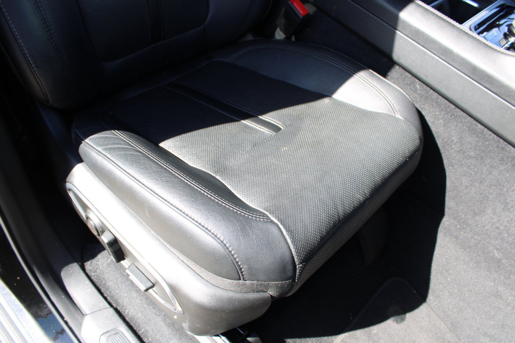 Used 2023 Jeep Wagoneer Series III w/ Premium Group I AWD/4WD image 16