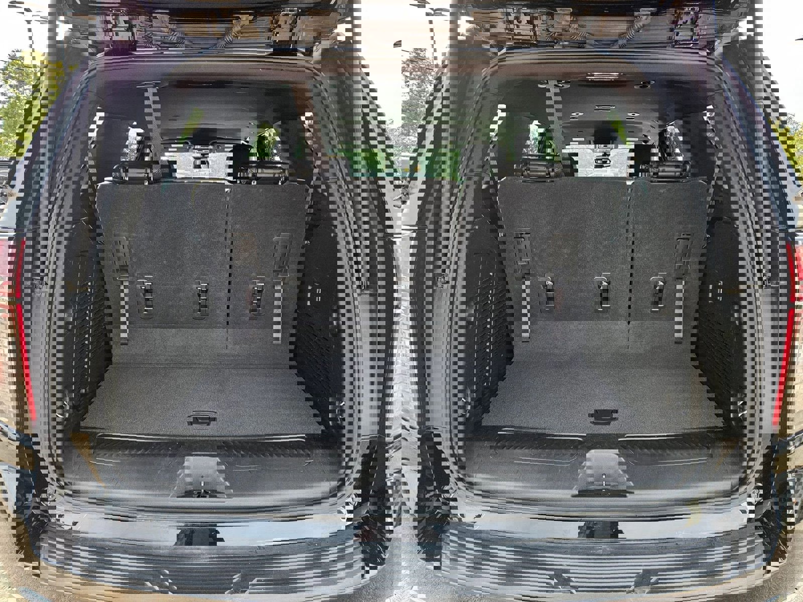 Used 2023 Chevrolet Tahoe LT image 42