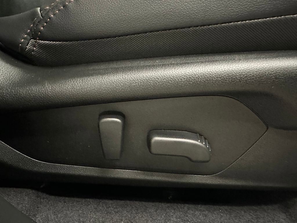 Used 2025 Subaru Forester Touring image 36
