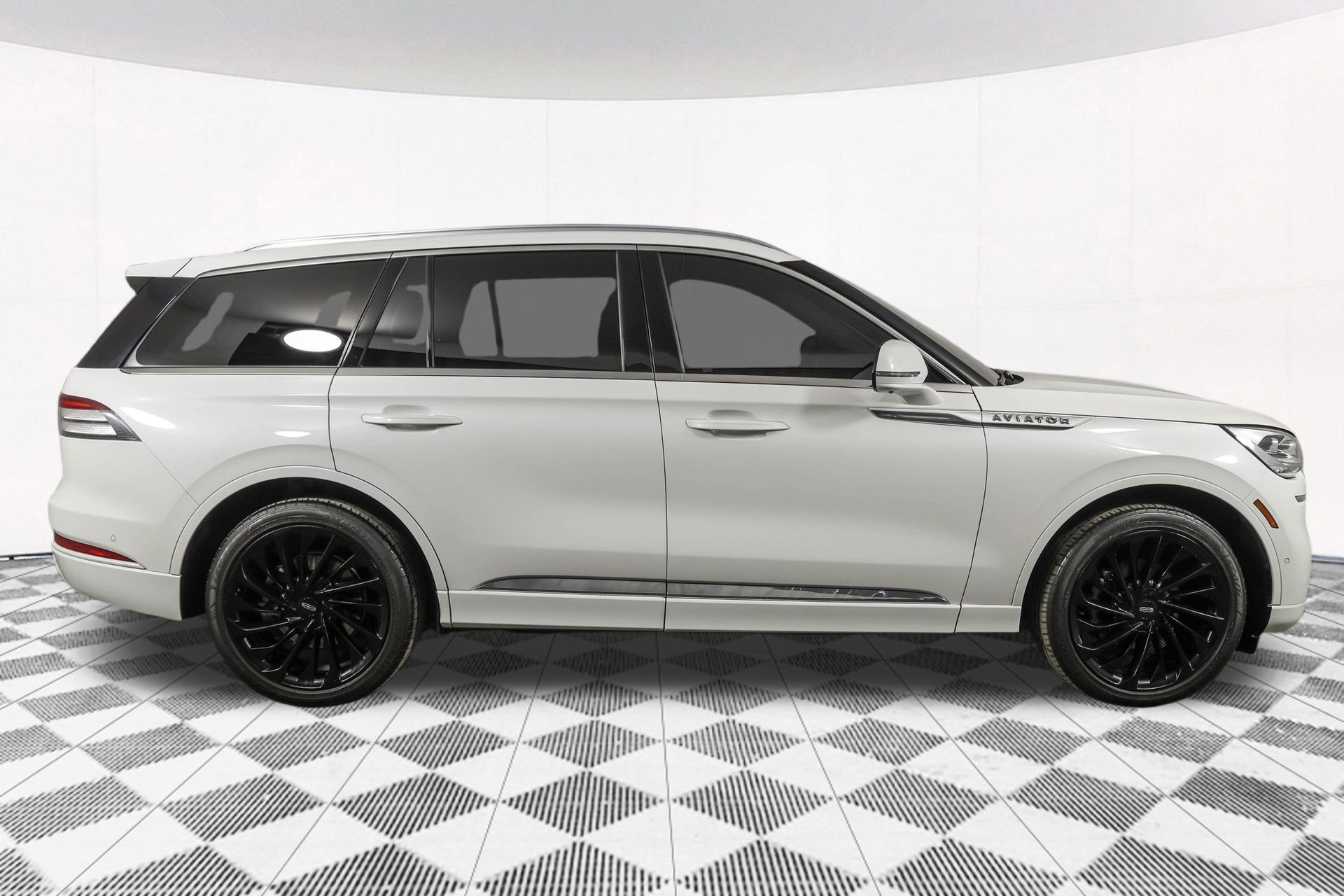 Used 2022 Lincoln Aviator Reserve w/ Equipment Group 201A AWD/4WD image 18