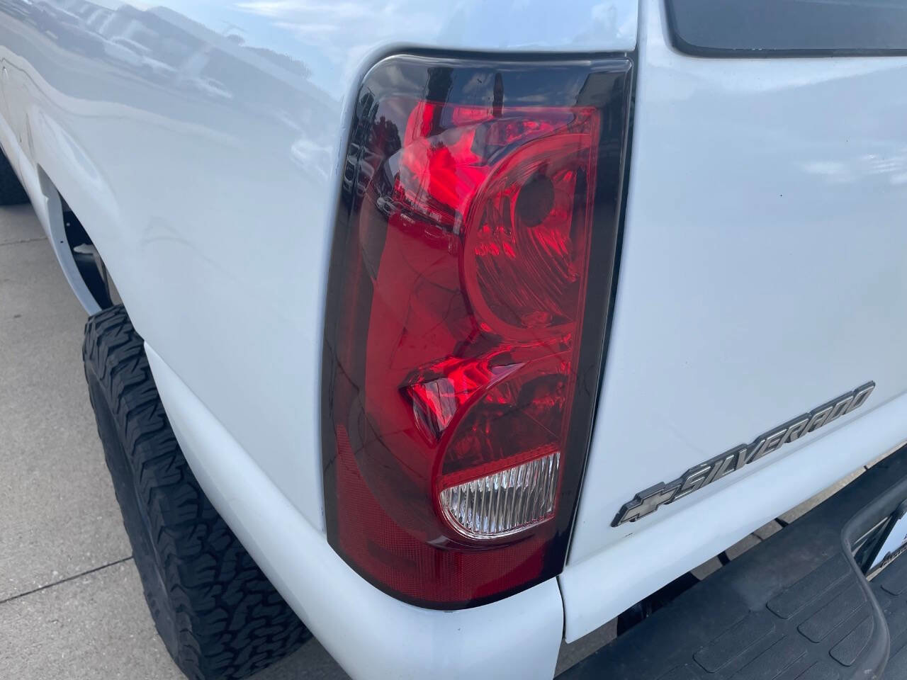 Used 2006 Chevrolet Silverado 2500 LT w/ Heavy-Duty Power Package image 22