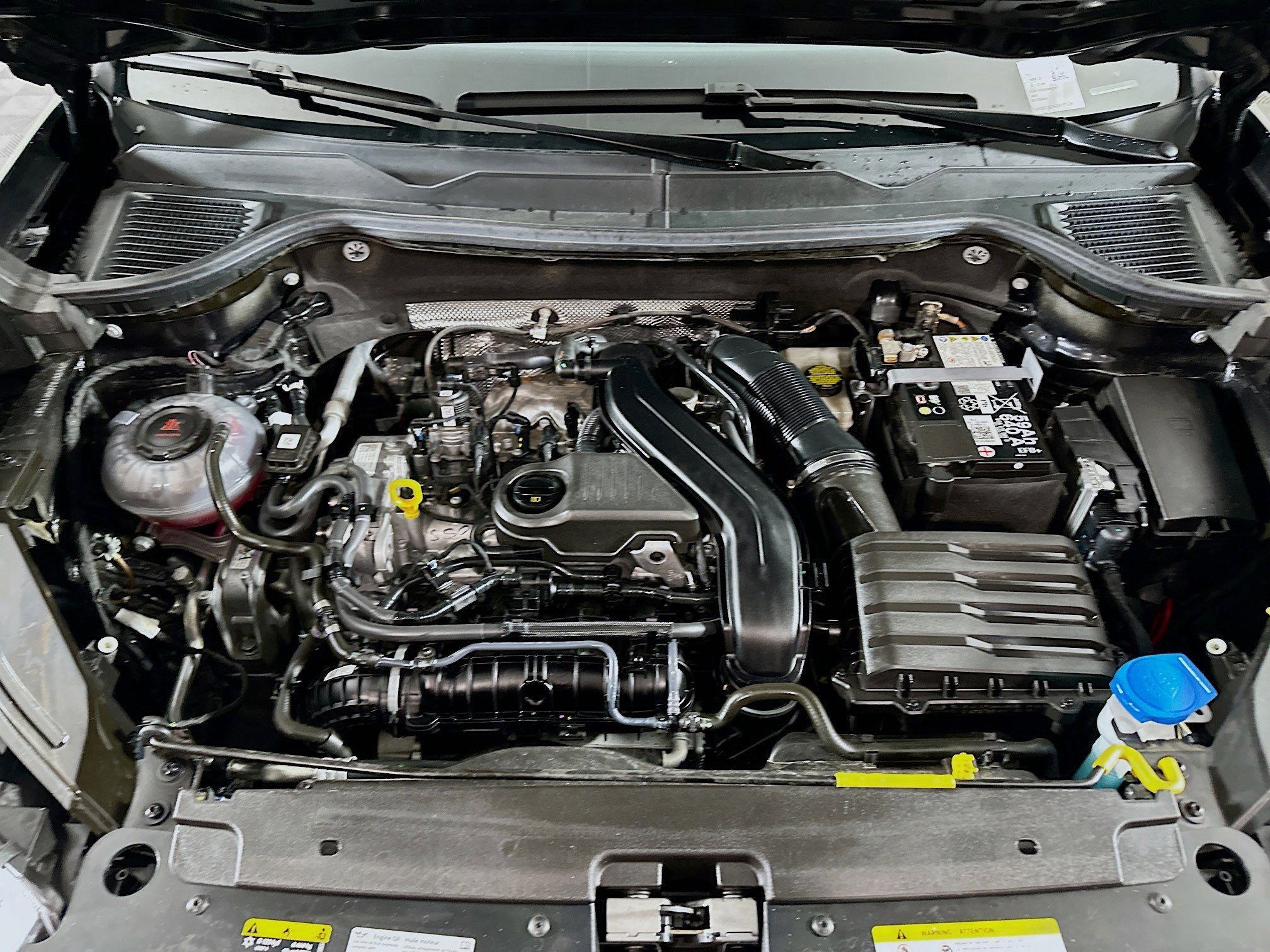 Used 2024 Volkswagen Taos SE image 31