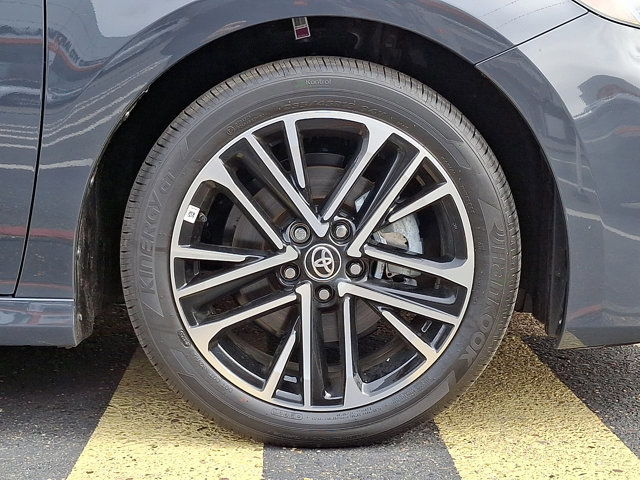 Used 2026 Toyota Camry XLE w/ Premium Package image 8