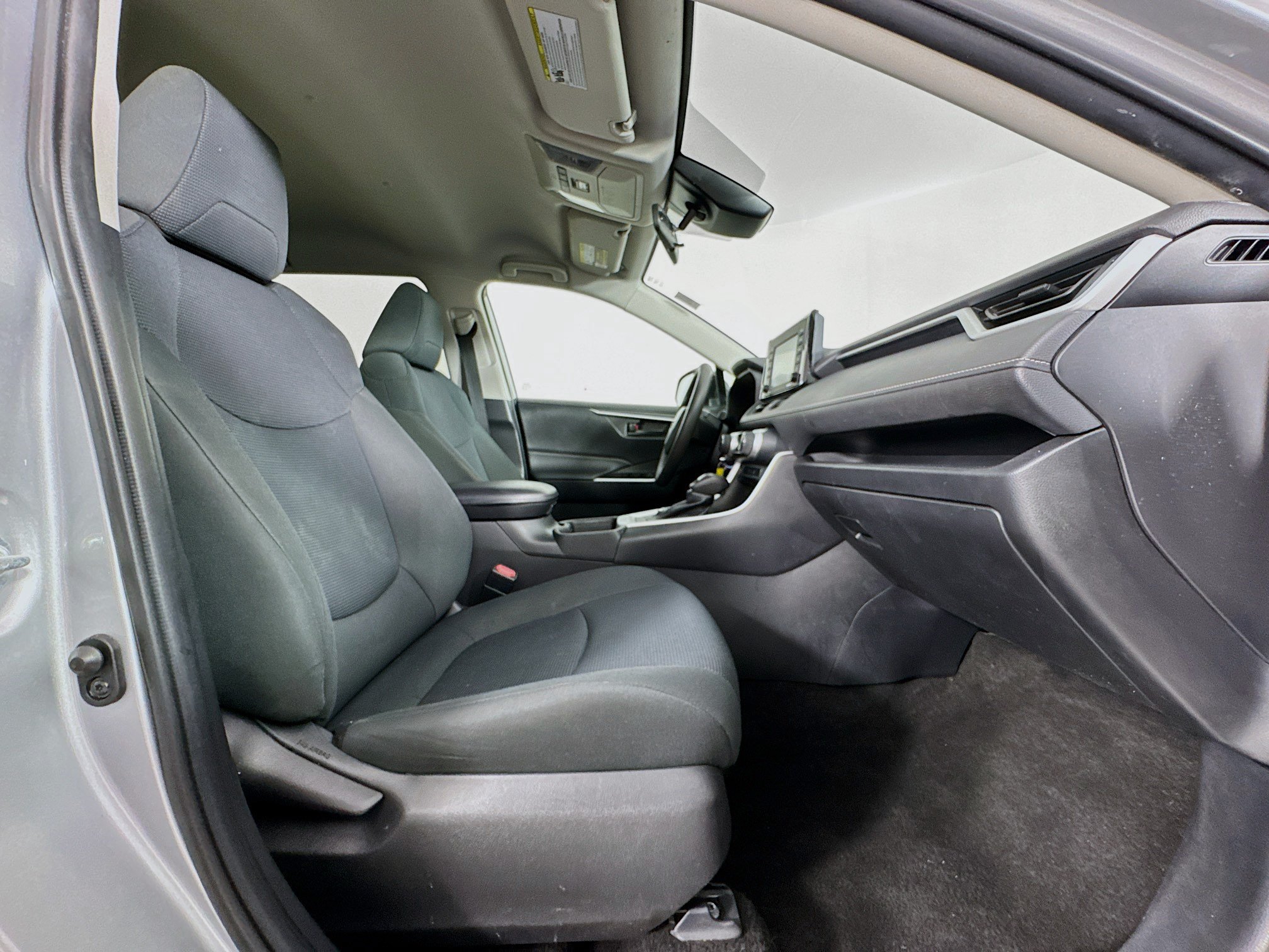 Used 2021 Toyota RAV4 LE AWD/4WD image 27