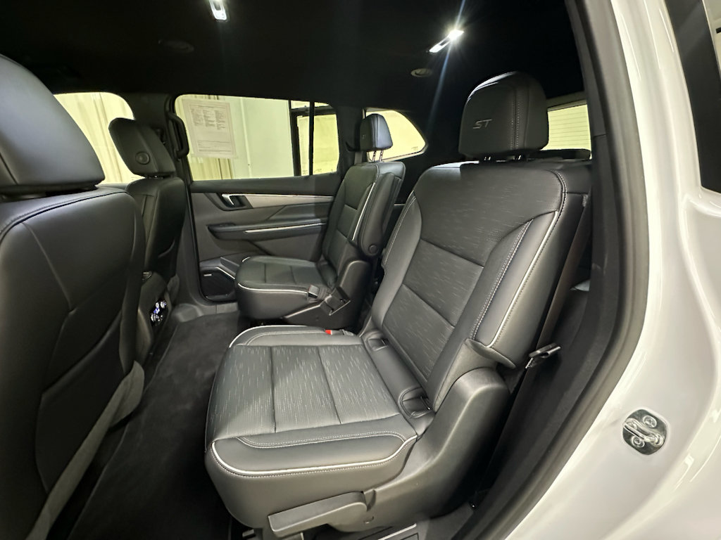 Certified 2026 Buick Enclave Sport Touring AWD/4WD image 21