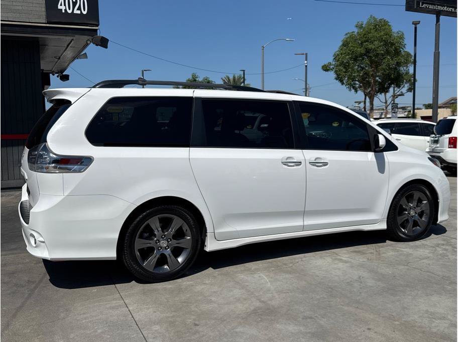 Used 2015 Toyota Sienna SE w/ SE Preferred Package FWD image 49