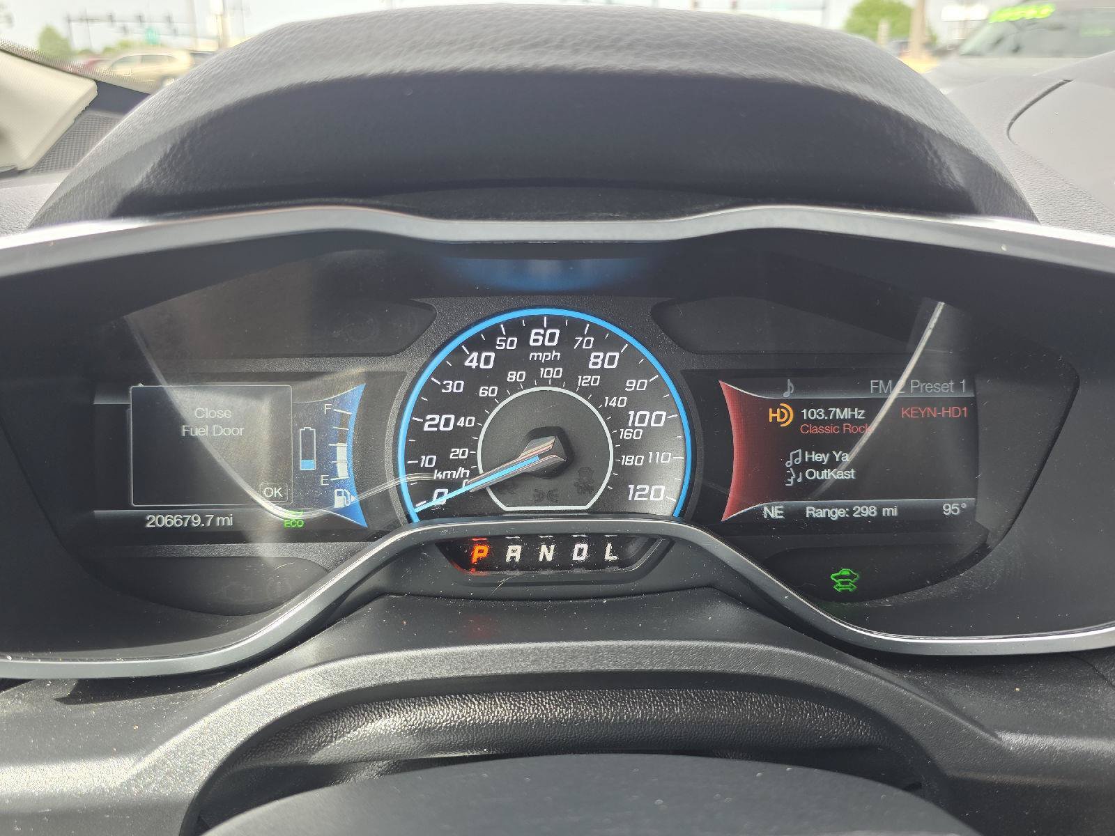 Used 2018 Ford C-MAX Titanium FWD image 24