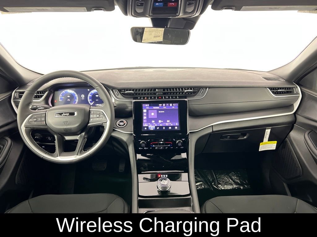 New 2025 Jeep Grand Cherokee Laredo w/ Luxury Tech Group I image 14