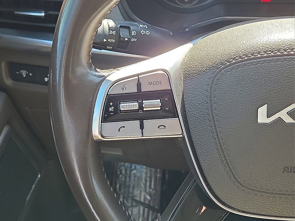 Used 2022 Kia Telluride SX w/ Towing Package image 17
