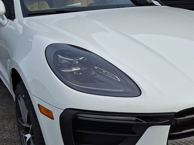 Certified 2026 Porsche Macan AWD/4WD image 11