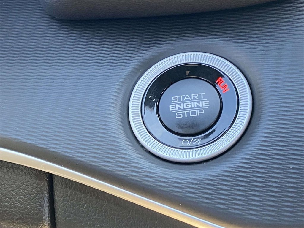 New 2025 Jeep Grand Cherokee L Laredo image 47