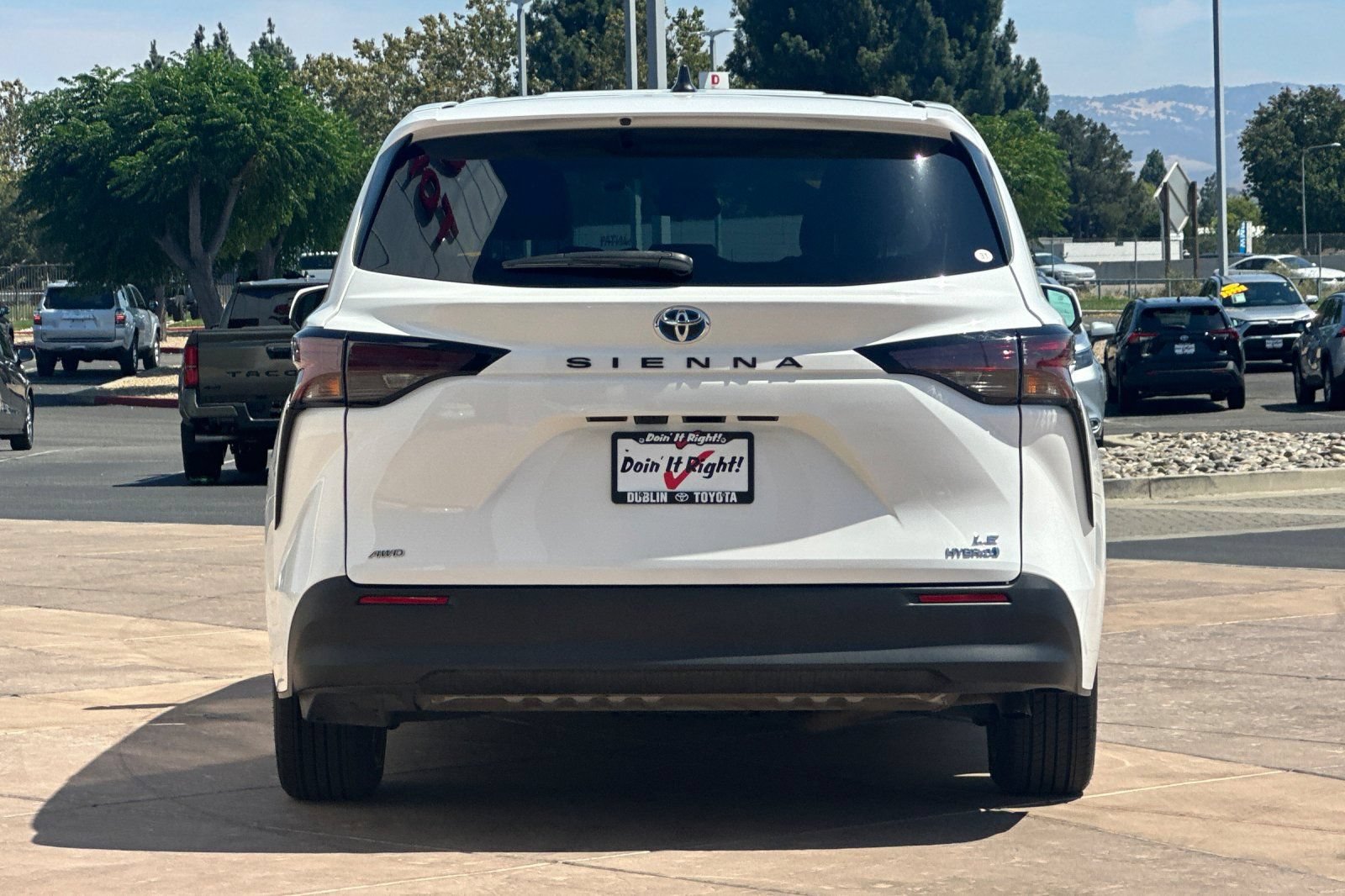 Certified 2024 Toyota Sienna LE AWD/4WD image 6