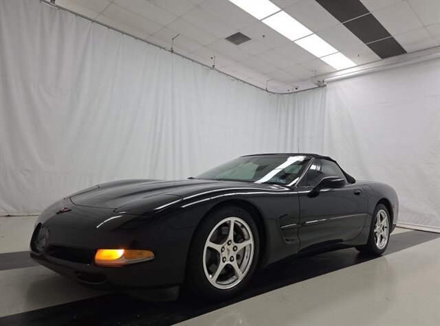 Used 2004 Chevrolet Corvette Convertible w/ Preferred Equipment Group RWD image 7