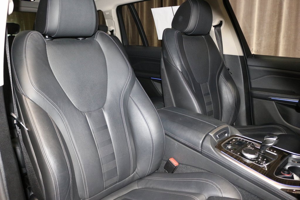 Used 2022 BMW X7 xDrive40i w/ Parking Assistance Package image 16