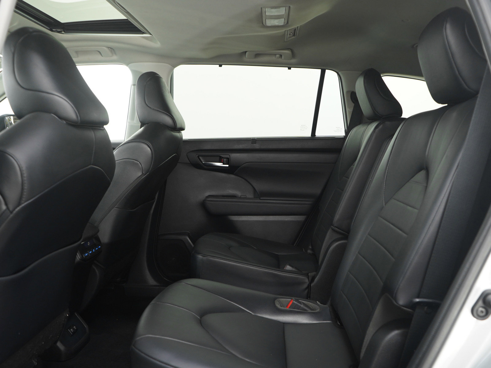 Used 2021 Toyota Highlander XLE image 20