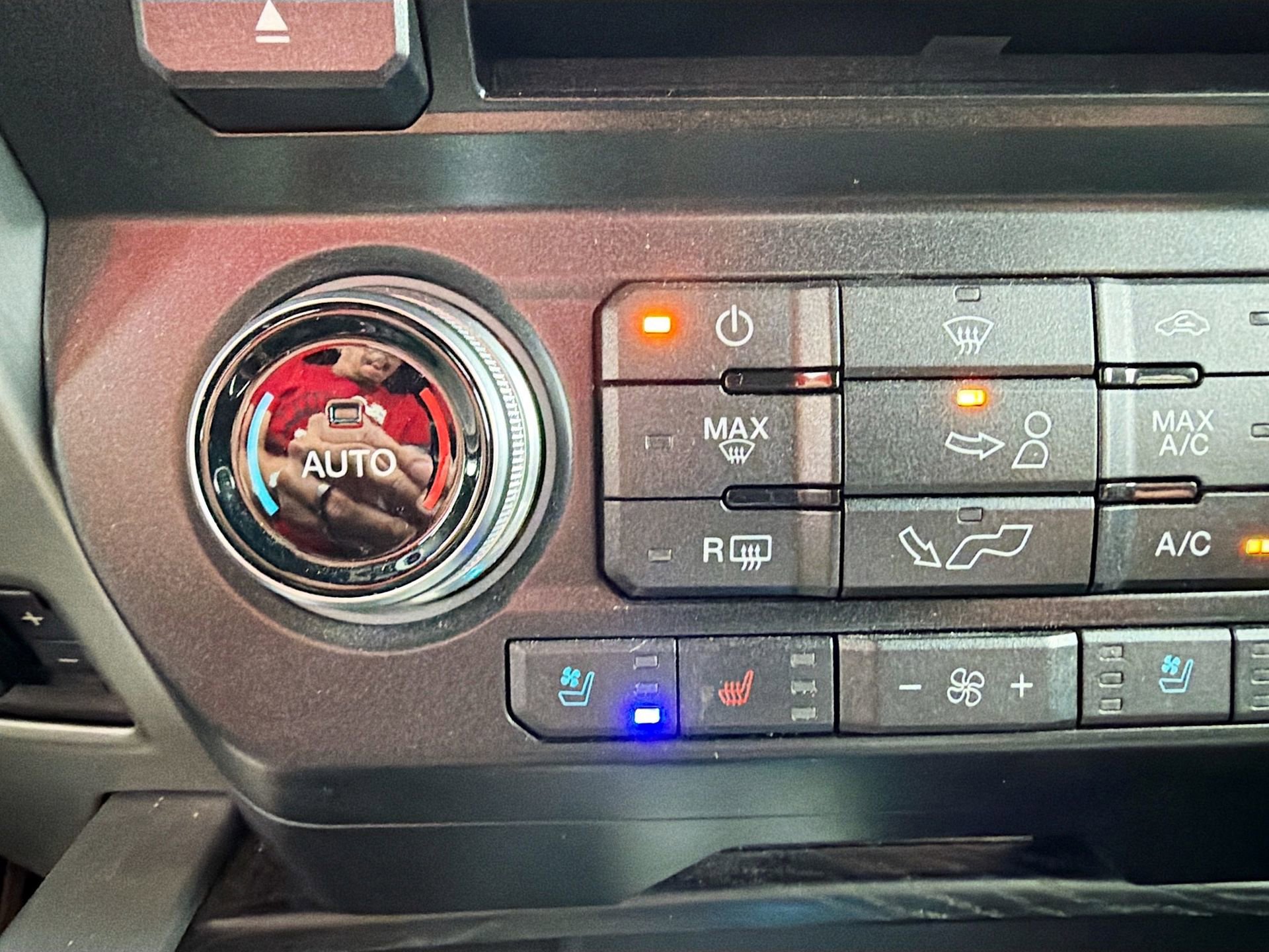 Used 2018 Ford F150 Platinum w/ Equipment Group 701A Luxury AWD/4WD image 25