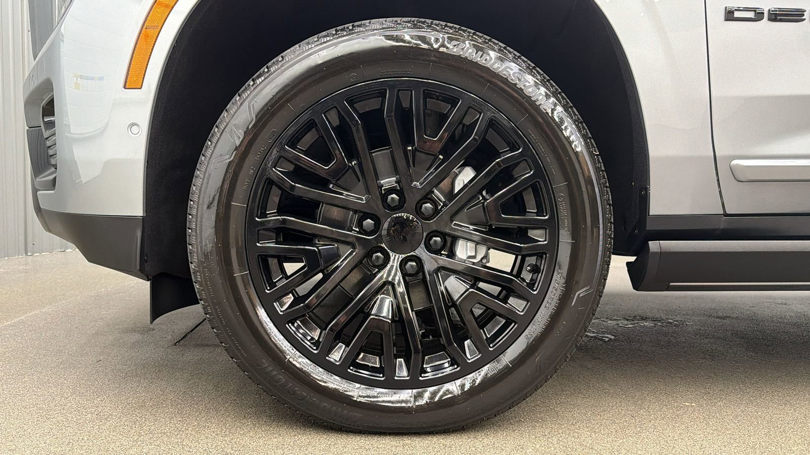 Used 2026 GMC Yukon Denali w/ Sun & Power Step Package AWD/4WD image 9