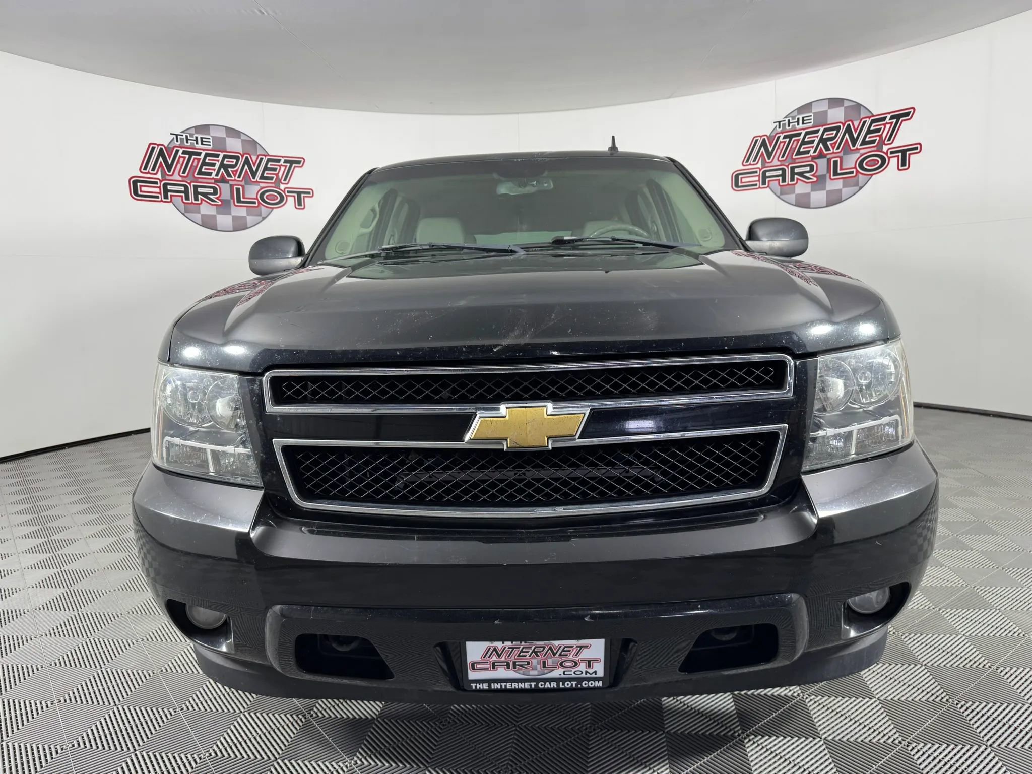 Used 2007 Chevrolet Suburban LTZ w/ LTZ Preferred Equipment Group AWD/4WD image 2