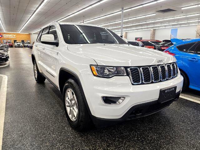 Used 2020 Jeep Grand Cherokee Laredo image 4