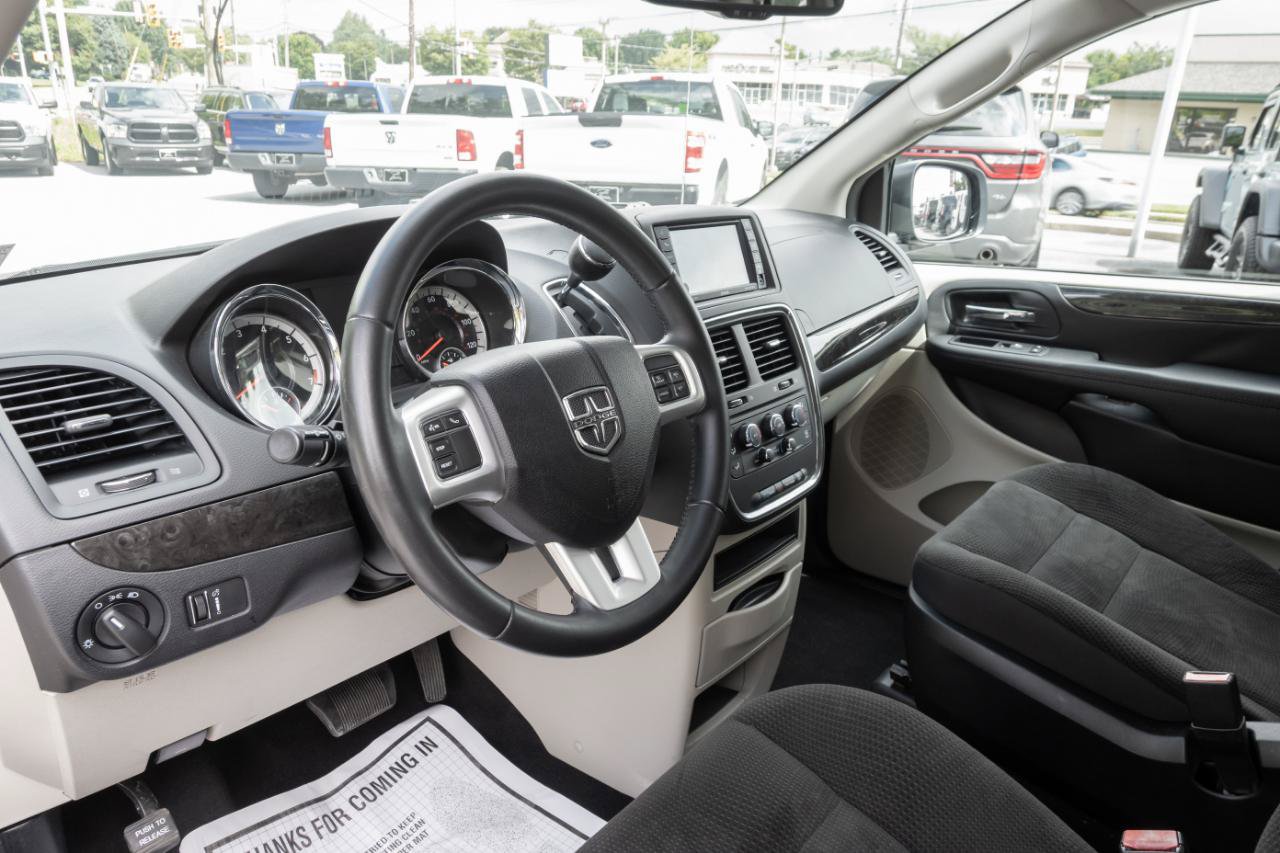 Used 2017 Dodge Grand Caravan SE w/ Power Window Group FWD image 14