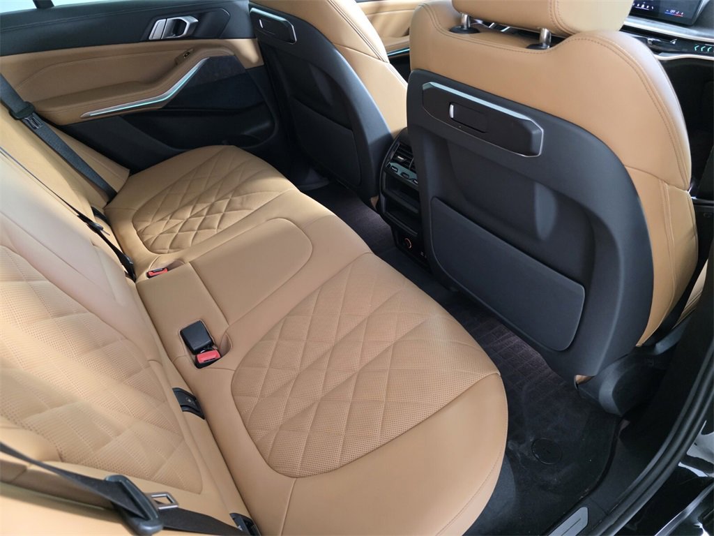 Used 2025 BMW X5 xDrive50e w/ Parking Assistance Package image 28