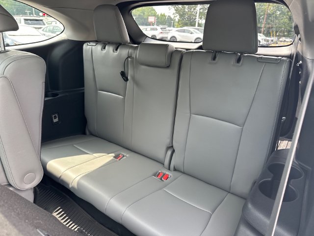 Used 2021 Toyota Highlander Platinum AWD/4WD image 16