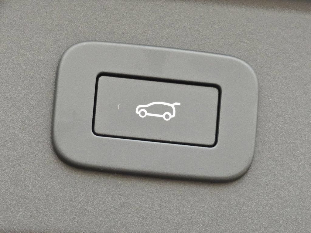 New 2026 Land Rover Range Rover Velar S AWD/4WD image 19