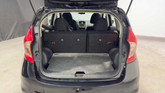 Used 2018 Nissan Versa Note SV FWD image 32
