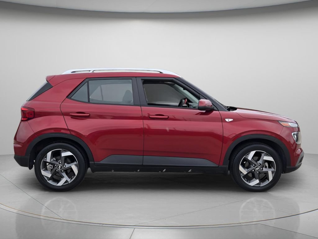 Certified 2023 Hyundai Venue SEL FWD image 4