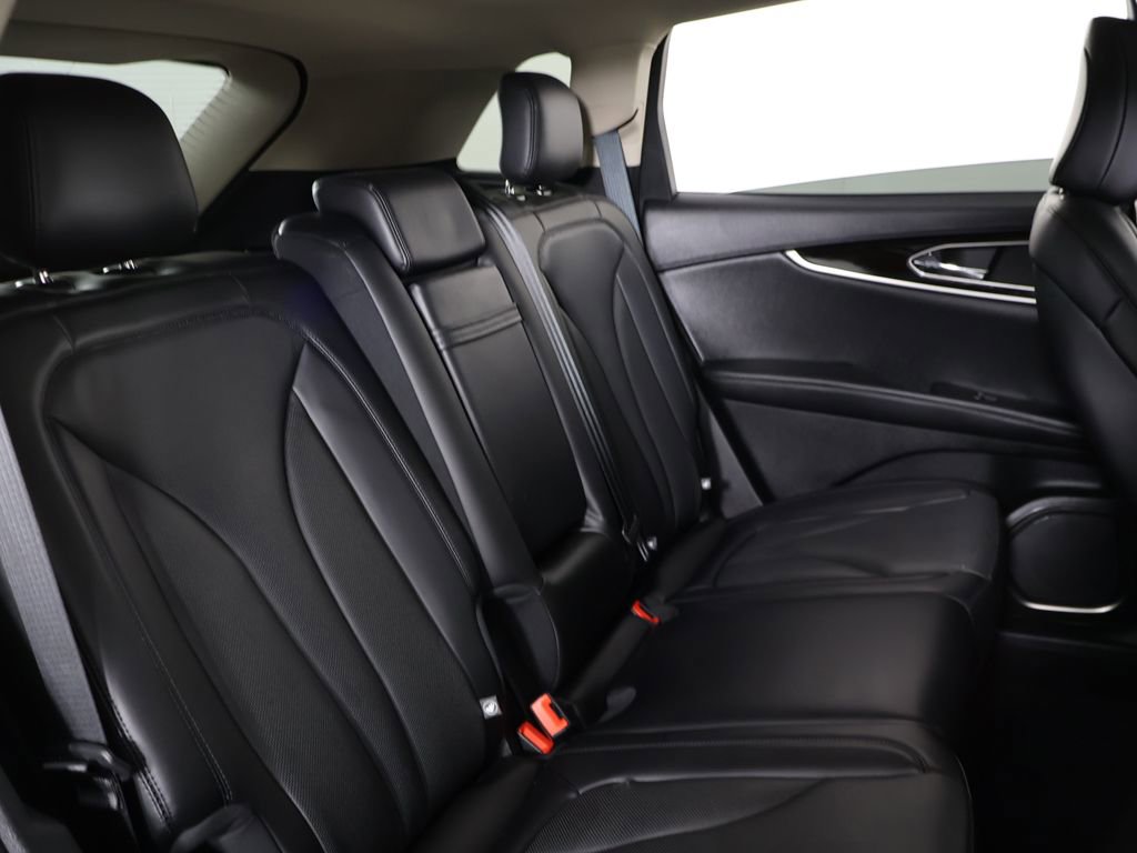Used 2023 Lincoln Nautilus Reserve AWD/4WD image 33