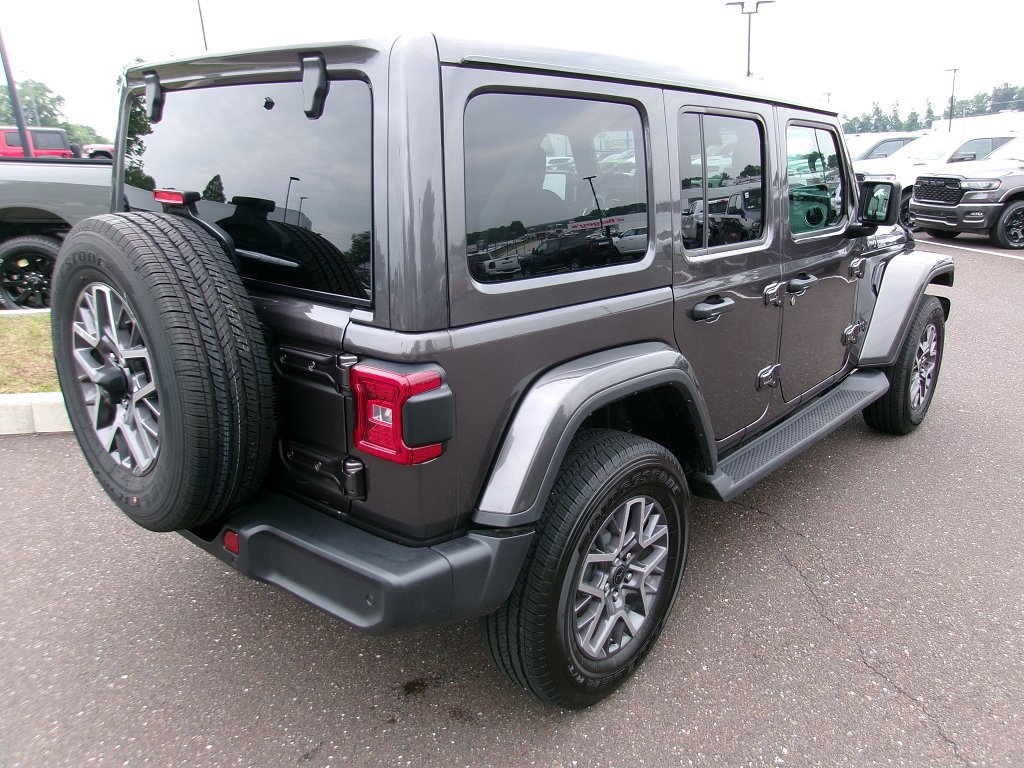 Certified 2025 Jeep Wrangler Unlimited Sahara w/ Safety Group AWD/4WD image 3