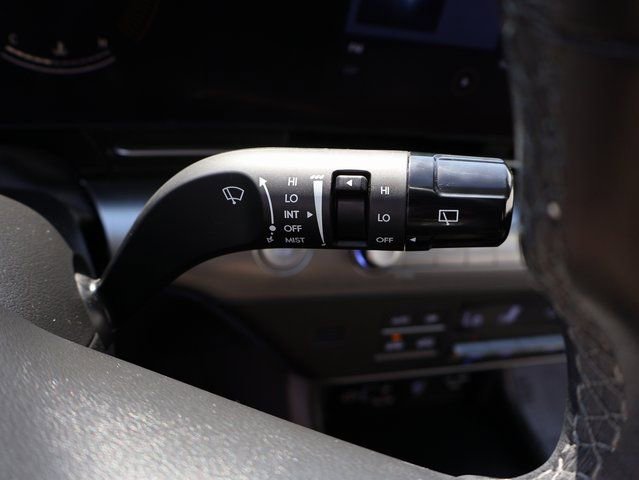 Used 2025 Hyundai Kona SEL image 34