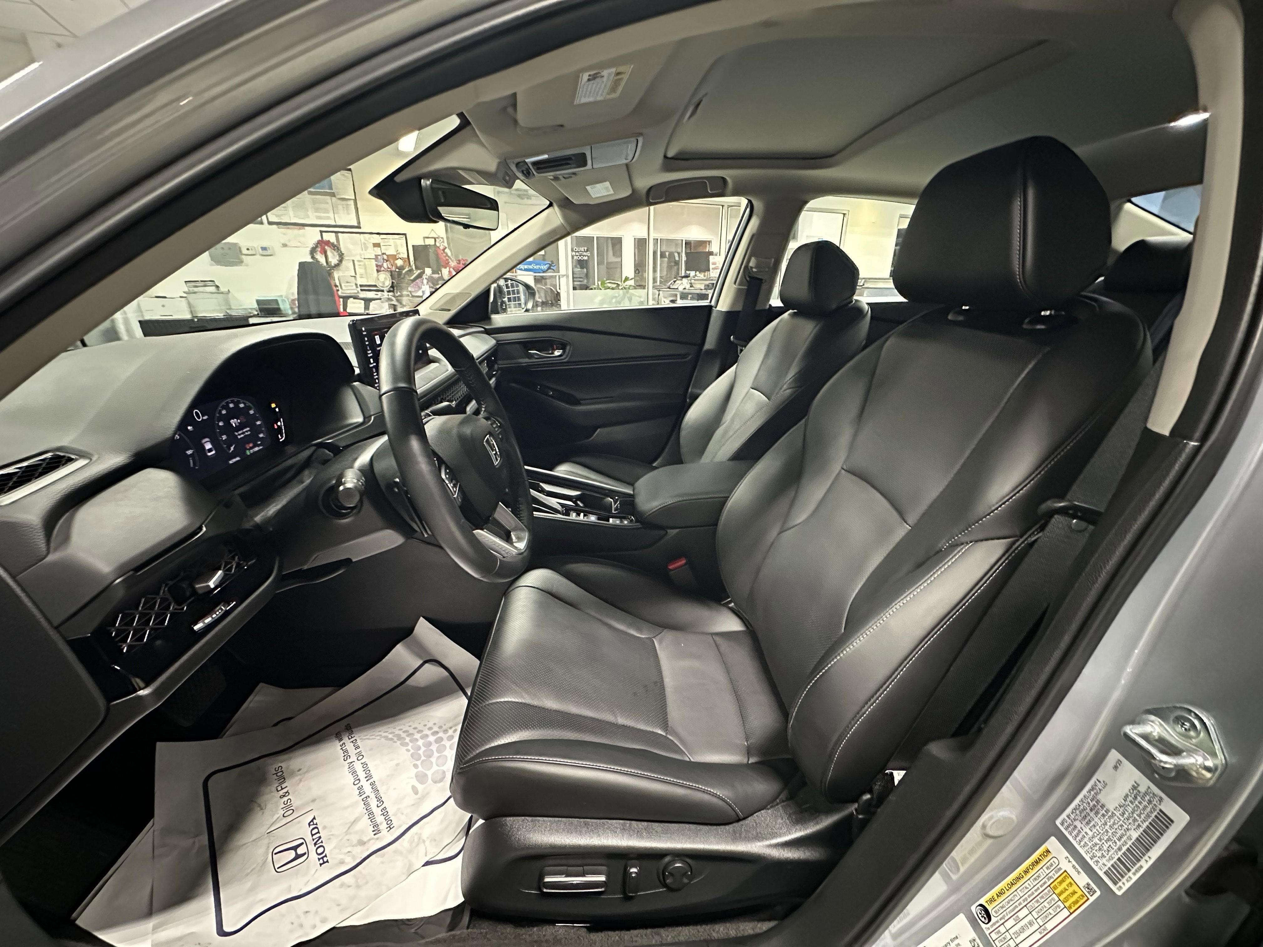 Used 2023 Honda Accord Touring image 7