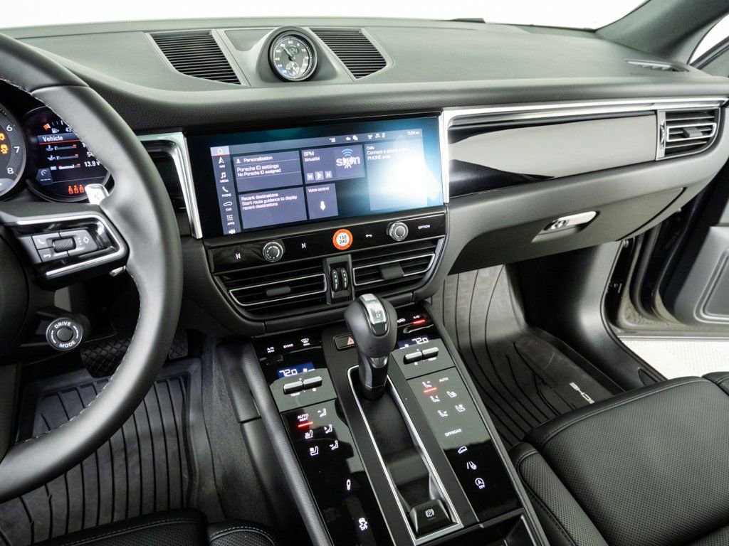 New 2026 Porsche Macan image 13