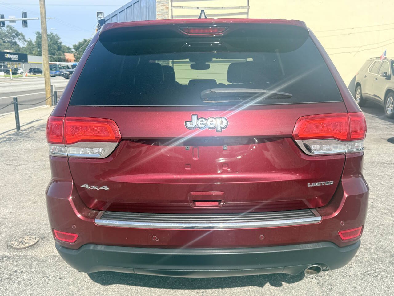 Used 2017 Jeep Grand Cherokee Limited w/ Luxury Group II AWD/4WD image 8