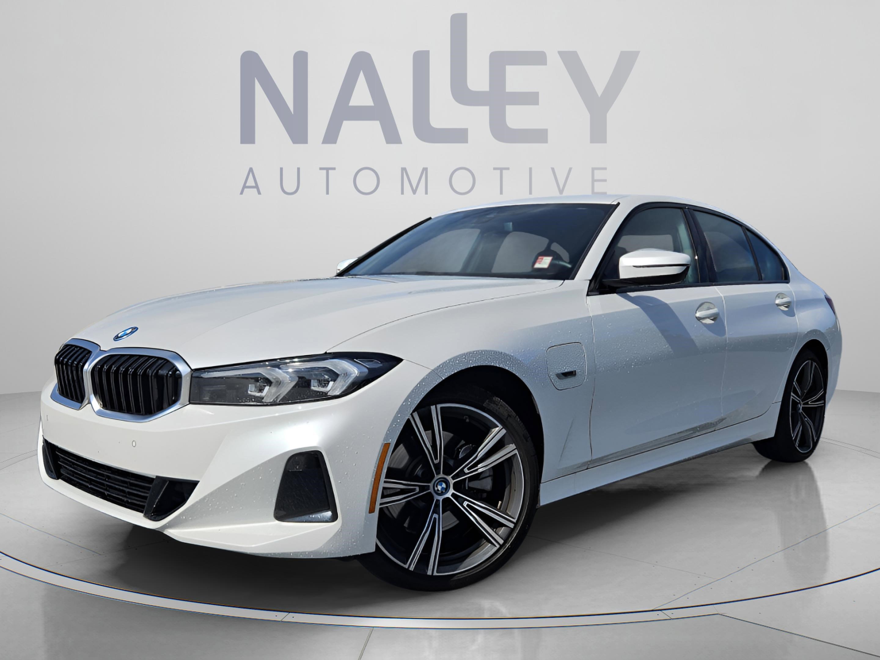 Used 2023 BMW 330e w/ Driving Assistance Package RWD image 1