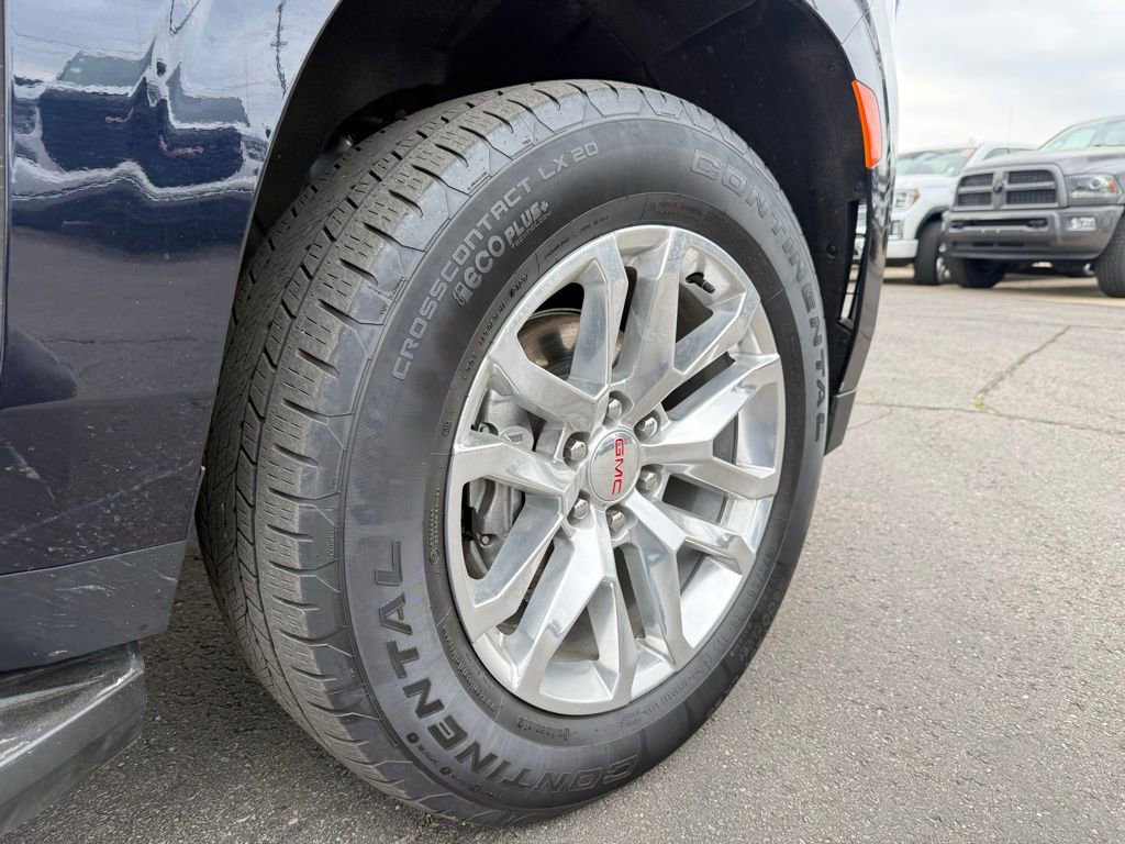 Used 2023 GMC Yukon SLT w/ SLT Premium Package image 30