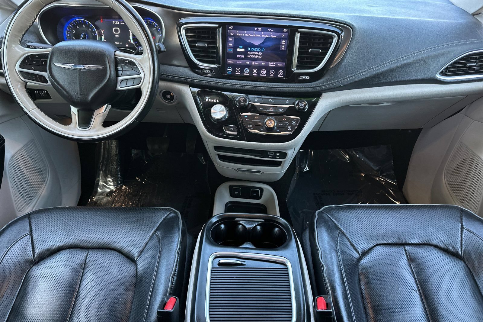 Used 2018 Chrysler Pacifica Limited FWD image 14
