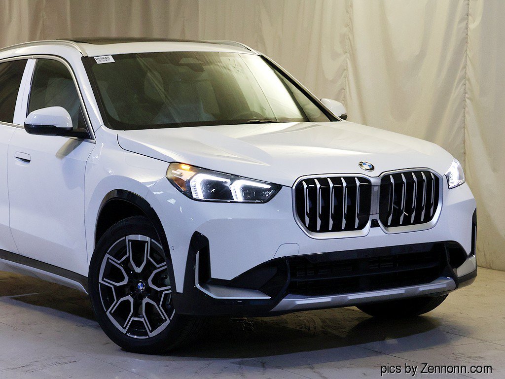 Used 2027 BMW X1 xDrive28i AWD/4WD image 2