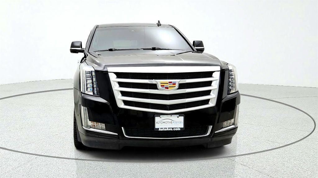 Used 2019 Cadillac Escalade Luxury AWD/4WD image 2