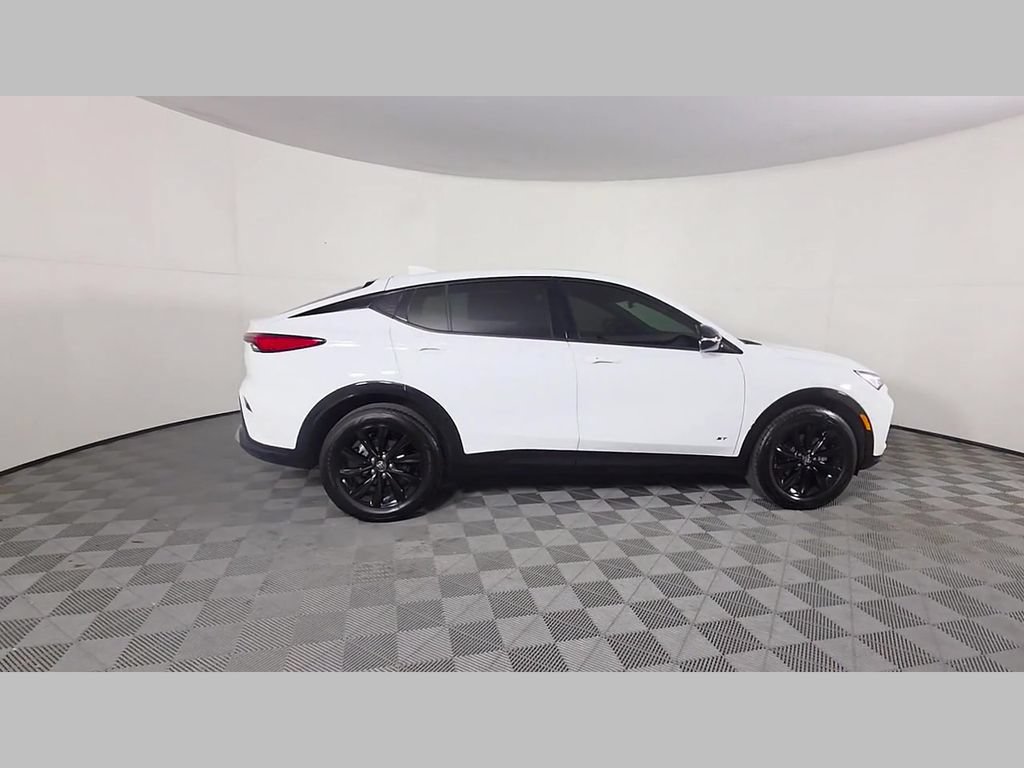 Used 2025 Buick Envista Sport Touring w/ Convenience I Package FWD image 37