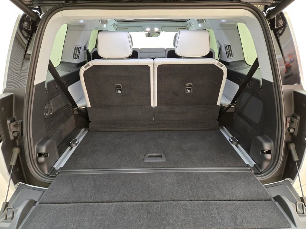 Used 2023 Rivian R1S Adventure image 24