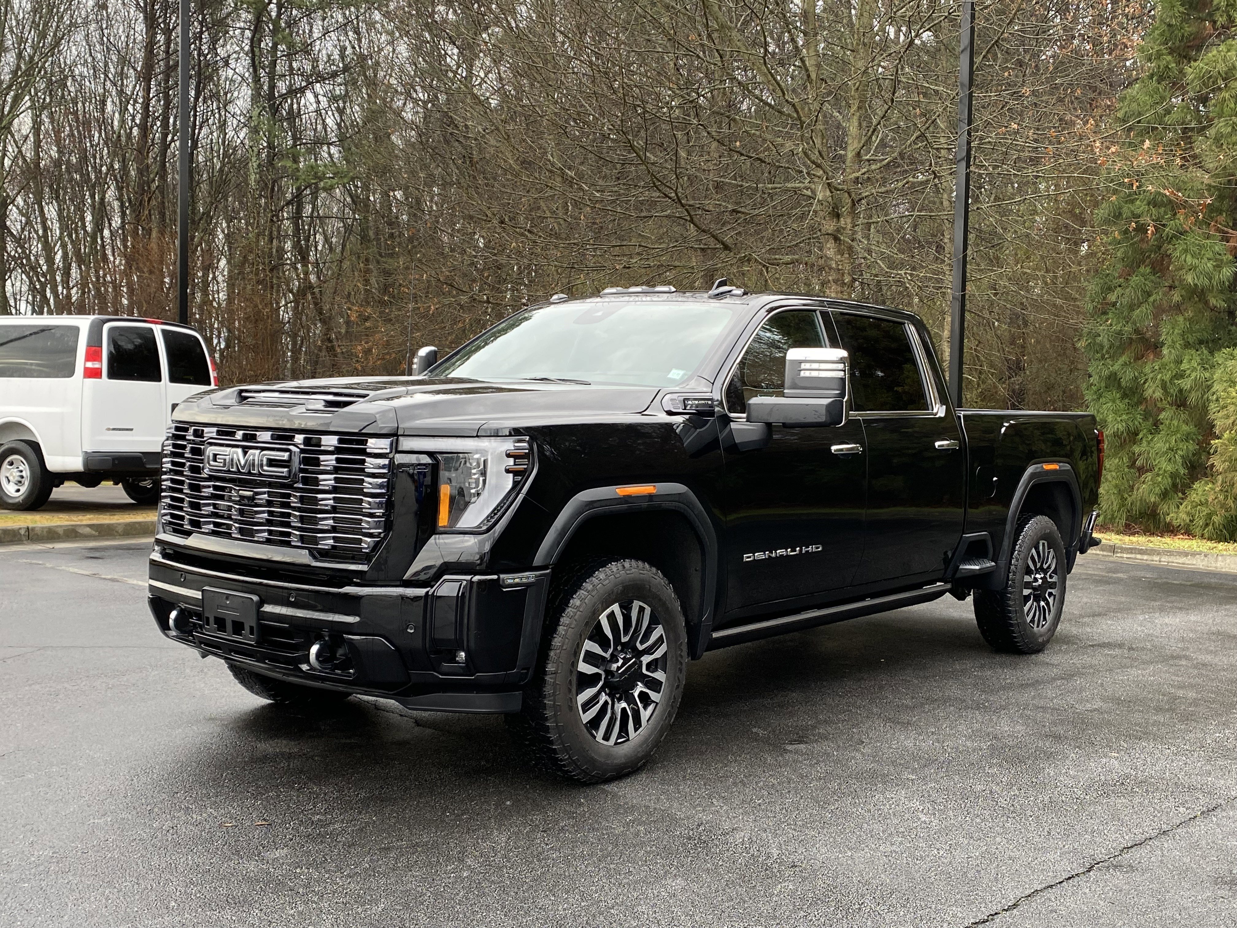 Used 2025 GMC Sierra 2500 Denali Ultimate w/ Snow Plow Prep/Camper Package image 5